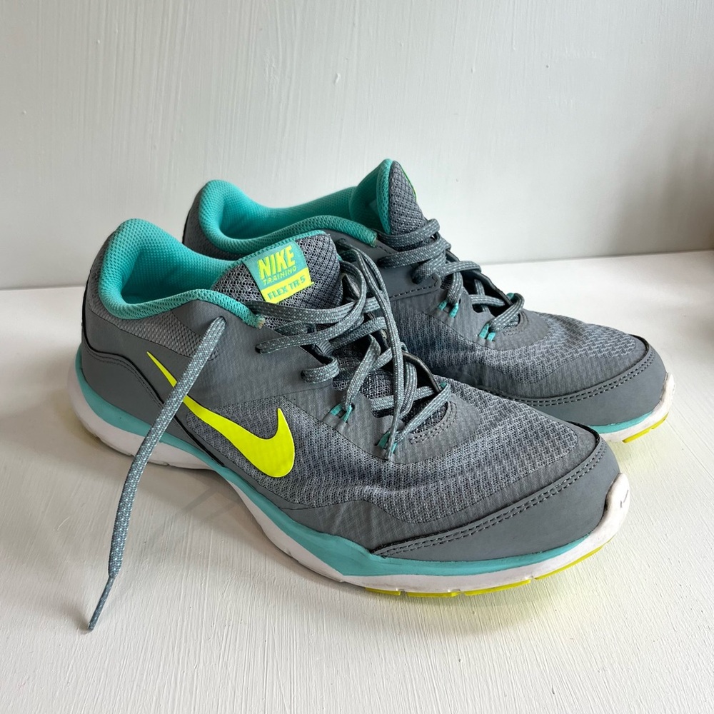Nike Training Flex TR5 Women’s Sneakers - Picture 3 of 16